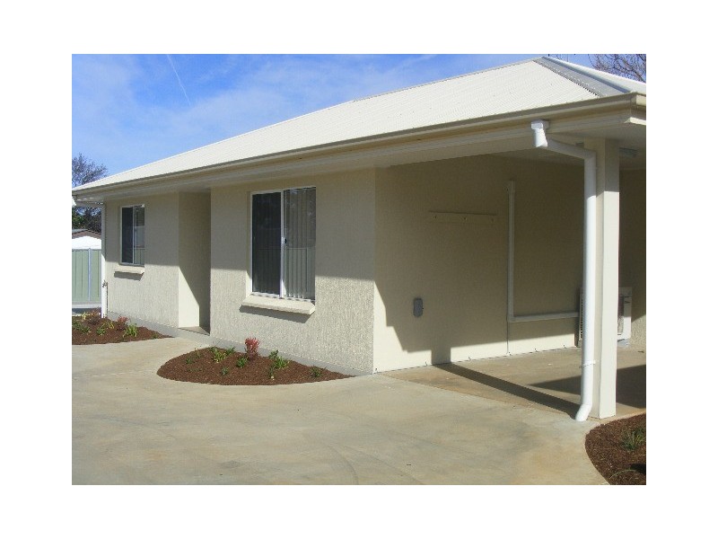 4/2A Wilga St, Parkes NSW 2870