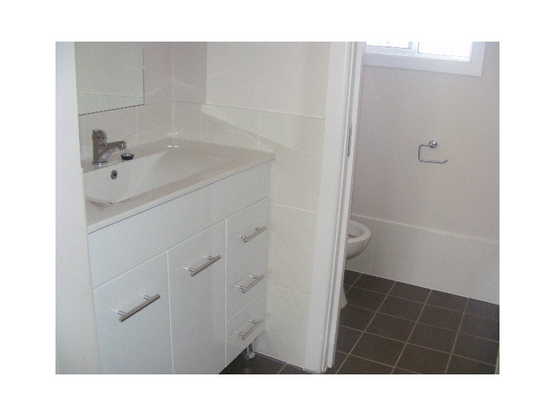 4/2A Wilga St, Parkes NSW 2870