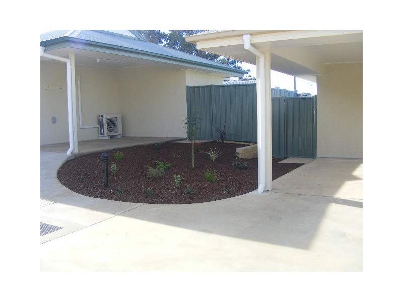 4/2A Wilga St, Parkes NSW 2870