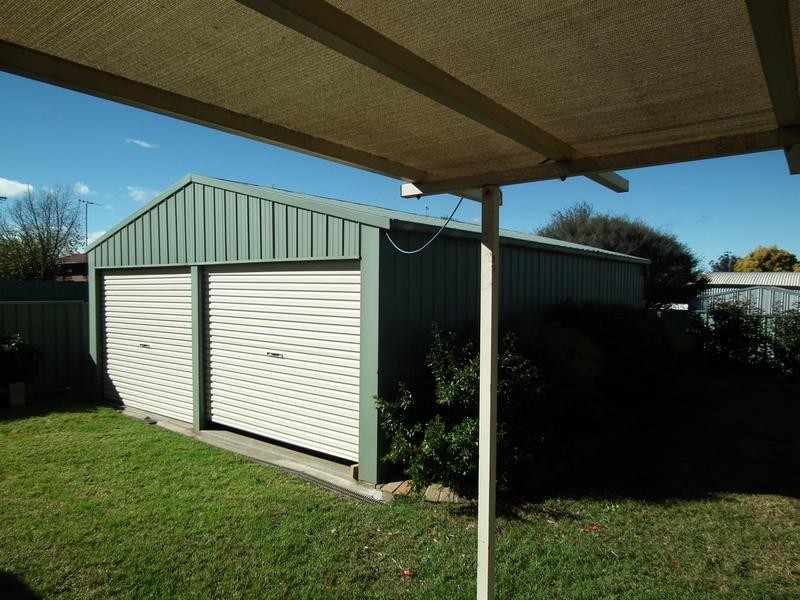 19 Thomas Tom Crescent, Parkes NSW 2870