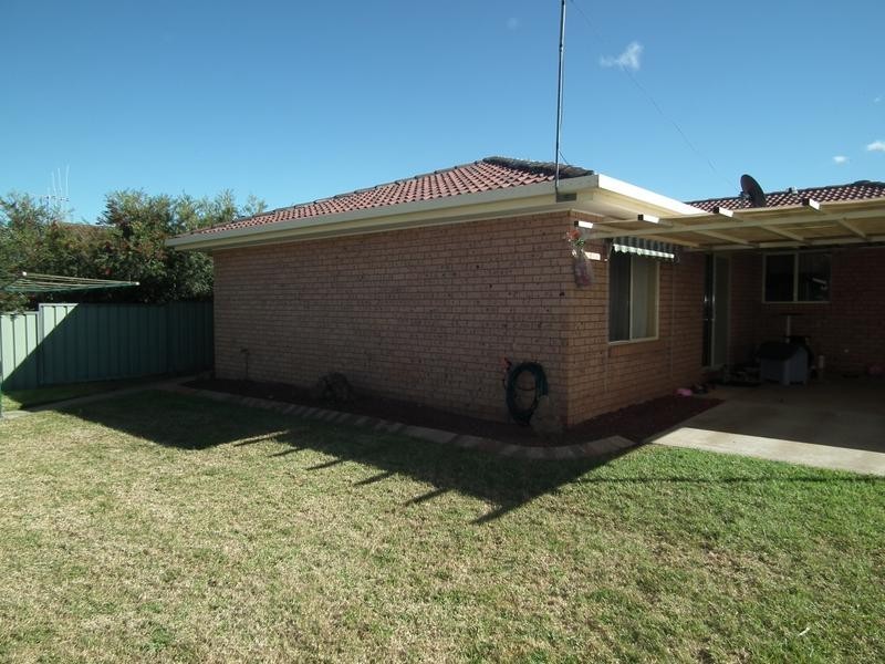 19 Thomas Tom Crescent, Parkes NSW 2870