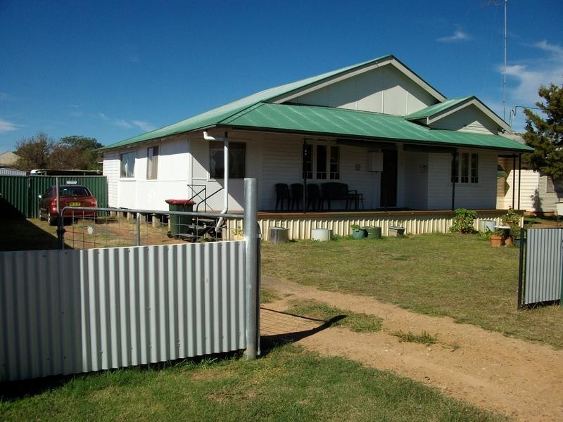17 Kitchener, Tullamore NSW 2874
