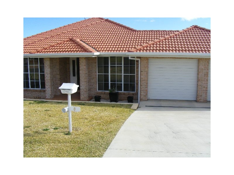 8 Glenburnie Close, Parkes NSW 2870