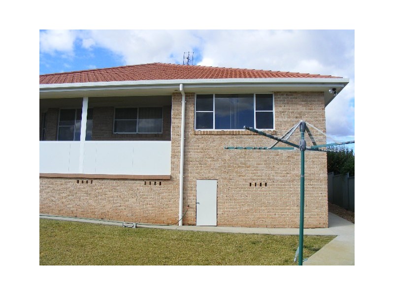 8 Glenburnie Close, Parkes NSW 2870