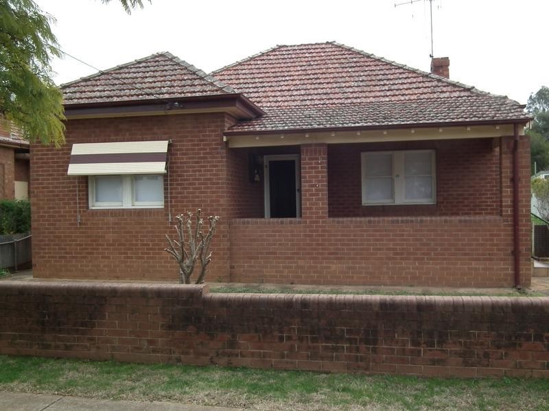 66 Mitchell Street, Parkes NSW 2870