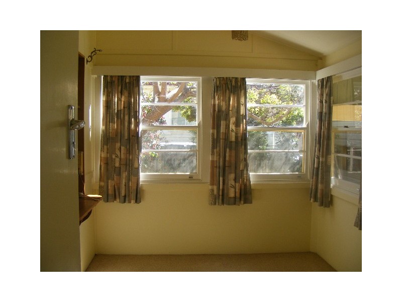 8 Carrington St, Parkes NSW 2870