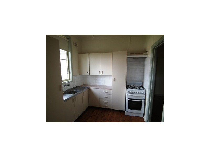 4 Charles Rigg Ave, Parkes NSW 2870