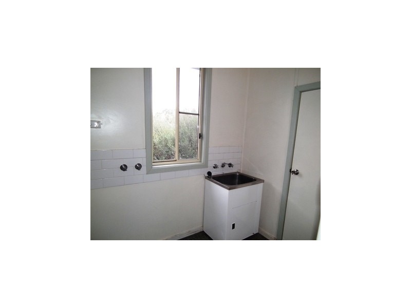 4 Charles Rigg Ave, Parkes NSW 2870