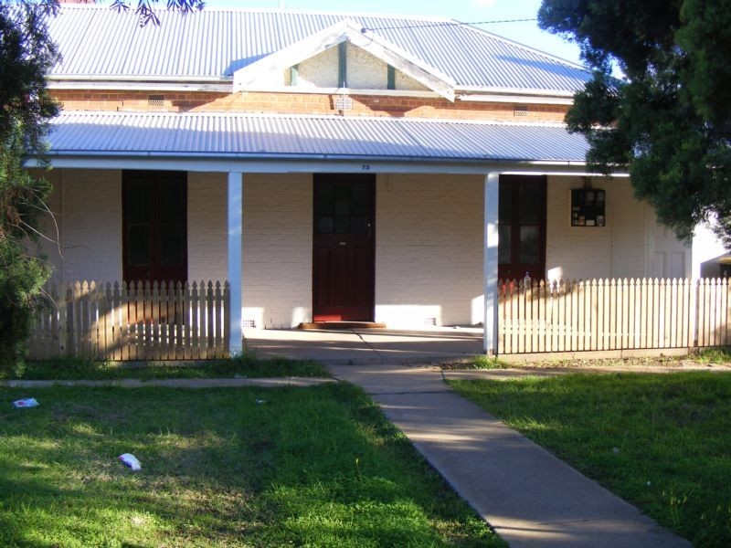 75 Dalton Street, Parkes NSW 2870