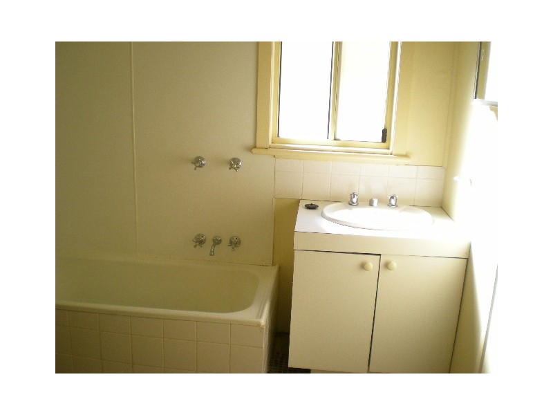 12 Gap Street, Parkes NSW 2870