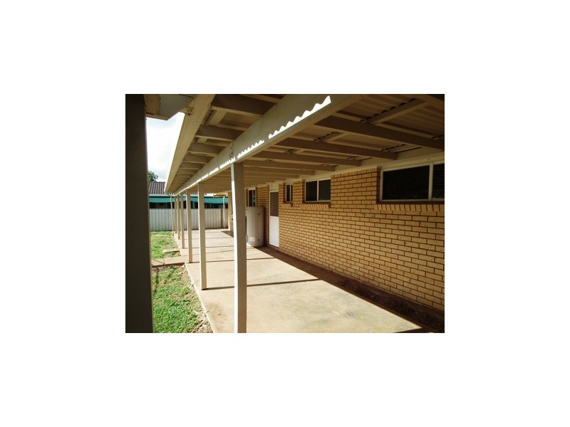 6 Guillan Place, Parkes NSW 2870