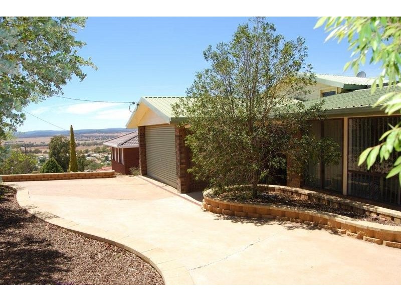 45 Barton Street, Parkes NSW 2870