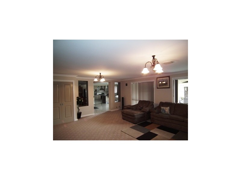 14 Glengowrie Close, Parkes NSW 2870