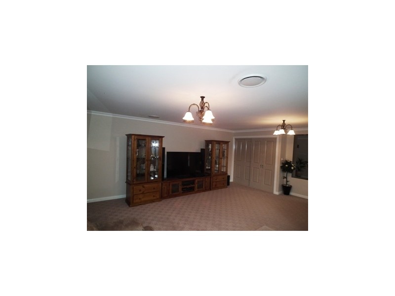 14 Glengowrie Close, Parkes NSW 2870