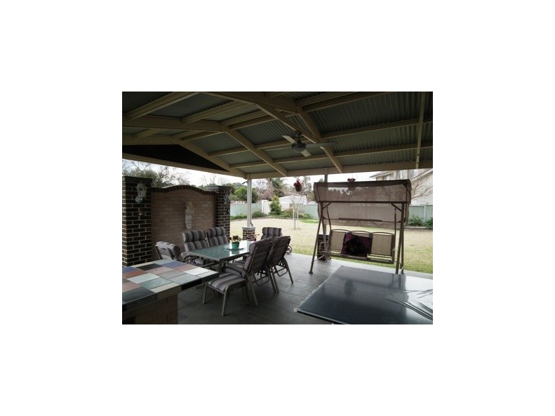 14 Glengowrie Close, Parkes NSW 2870