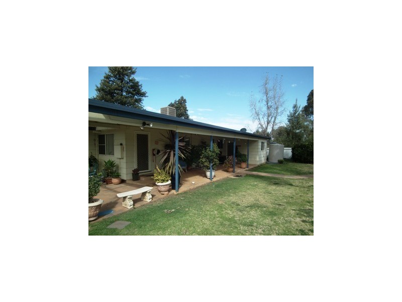 260 Nash Street, Parkes NSW 2870