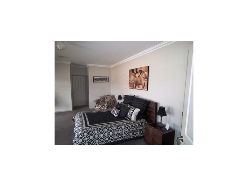 300 Nash Street, Parkes NSW 2870