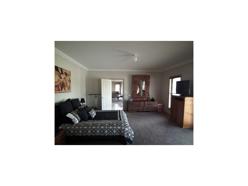300 Nash Street, Parkes NSW 2870