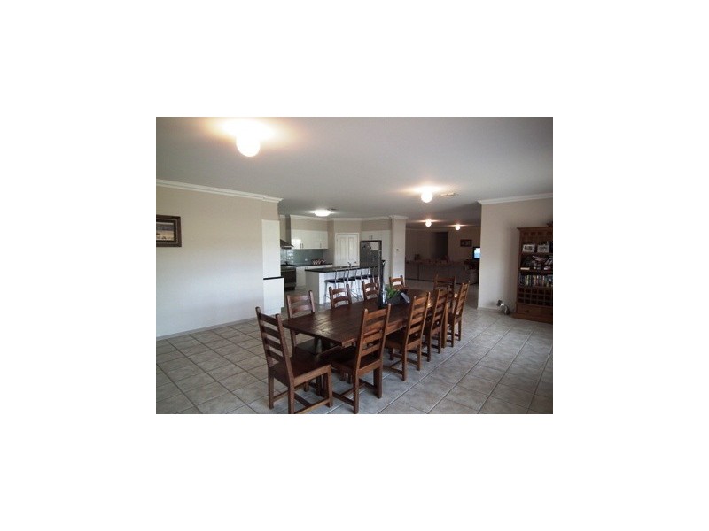 300 Nash Street, Parkes NSW 2870