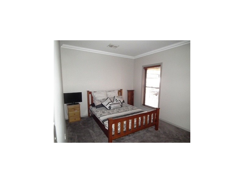 300 Nash Street, Parkes NSW 2870