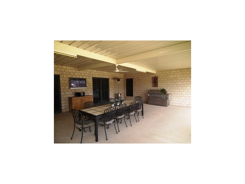 300 Nash Street, Parkes NSW 2870