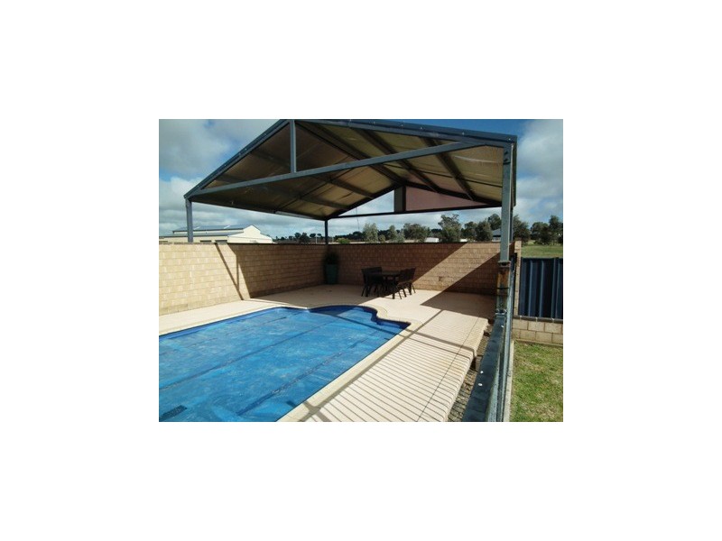300 Nash Street, Parkes NSW 2870