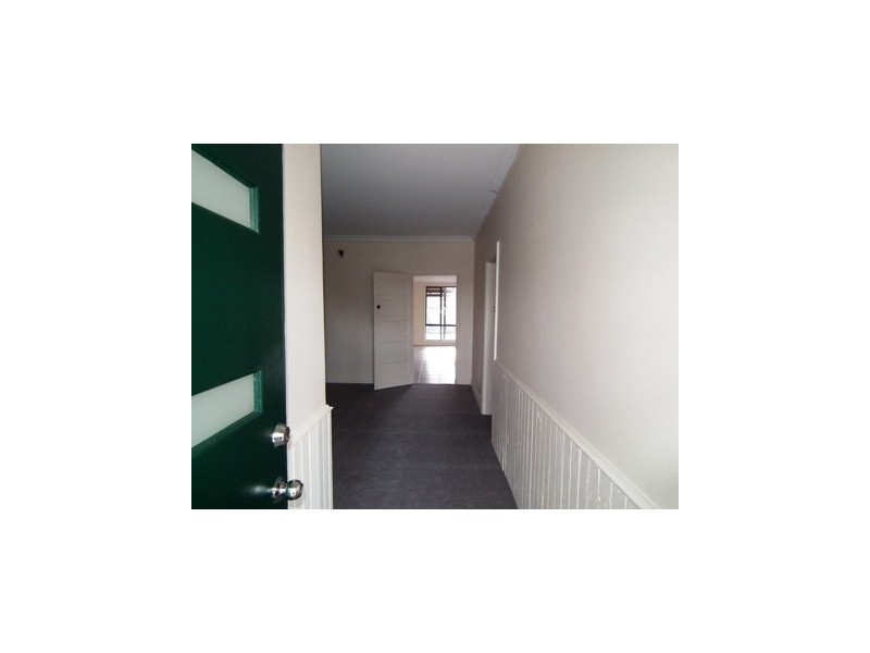 6 Forster Street, Parkes NSW 2870