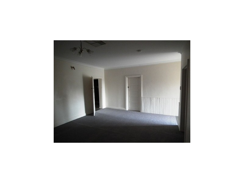 6 Forster Street, Parkes NSW 2870