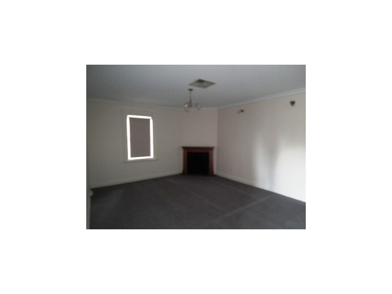 6 Forster Street, Parkes NSW 2870