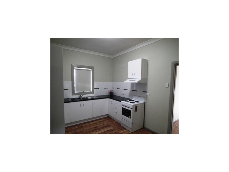 4 Rose Street, Parkes NSW 2870