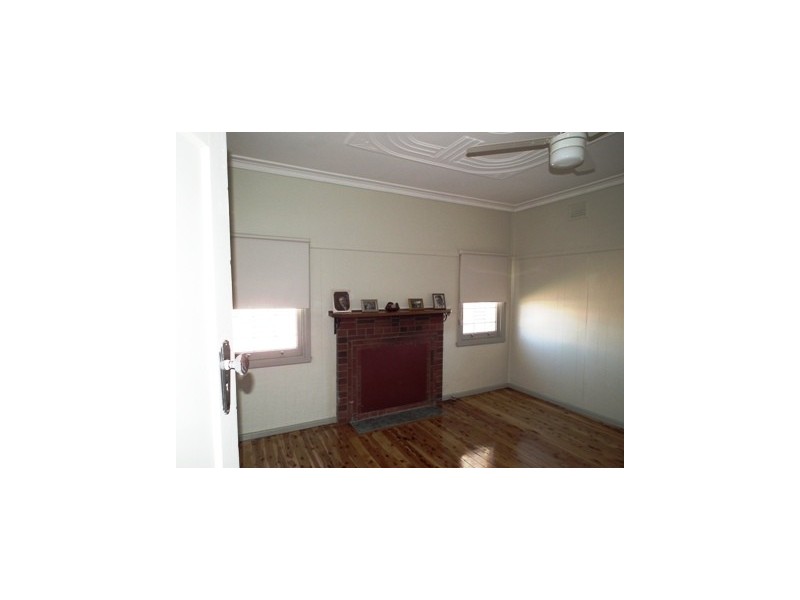 4 Rose Street, Parkes NSW 2870