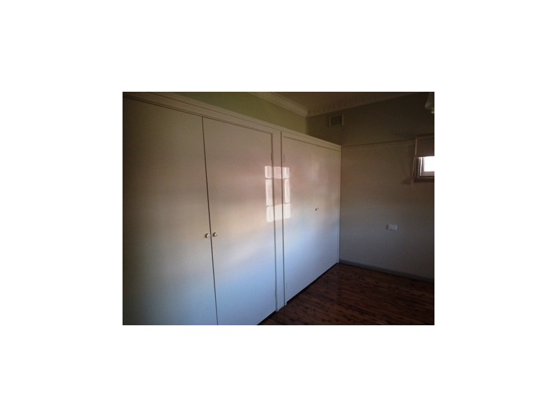 4 Rose Street, Parkes NSW 2870