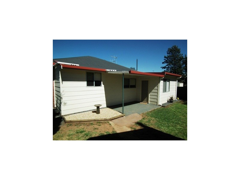 4 Rose Street, Parkes NSW 2870