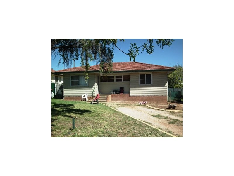 10 Porter Street, Parkes NSW 2870