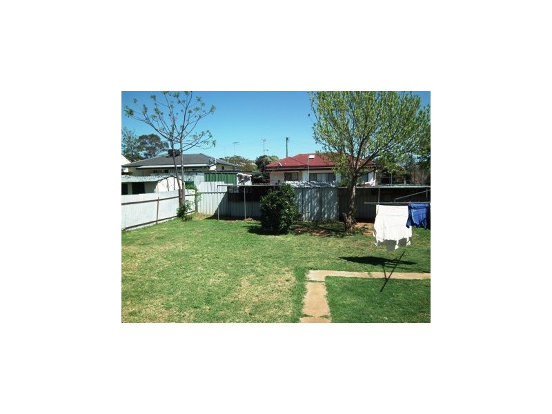 10 Porter Street, Parkes NSW 2870