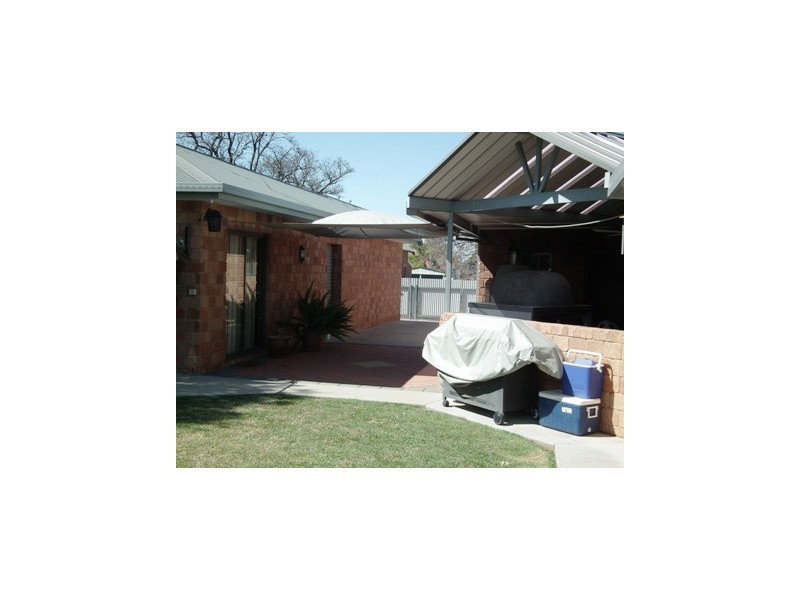 7-9 Cooke Street, Parkes NSW 2870