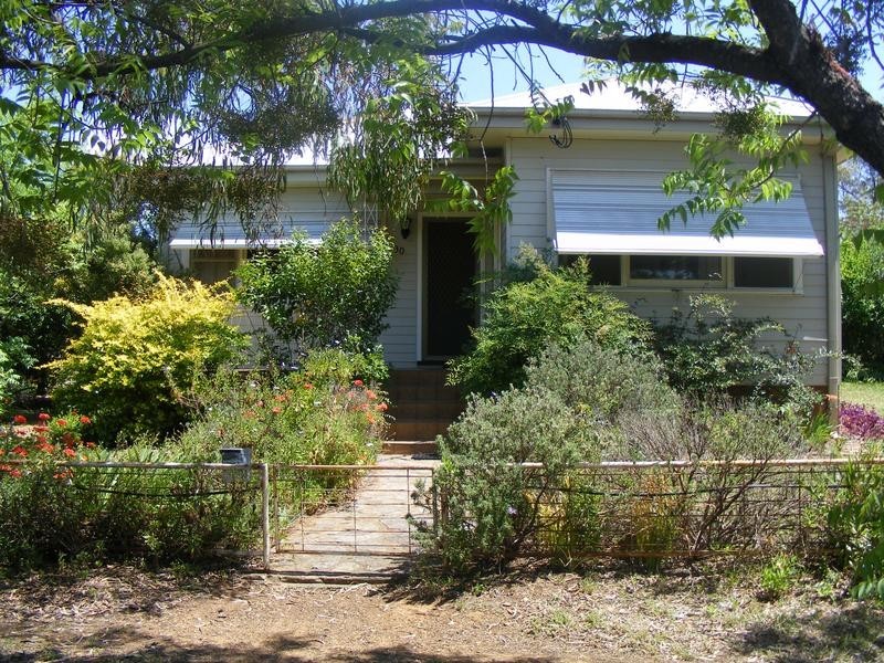 30 Coleman Road, Parkes NSW 2870