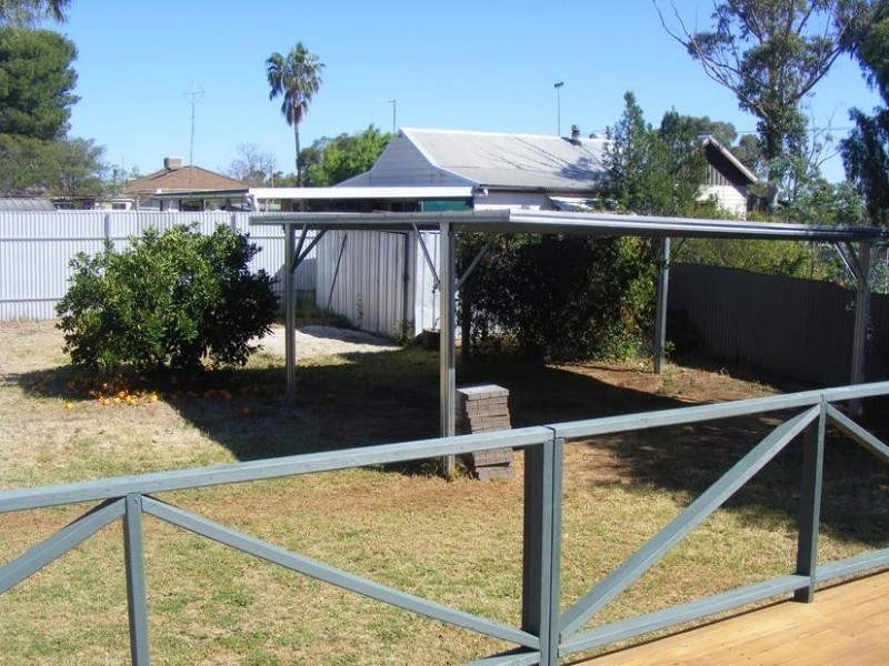 25 Dugga Street, Peak Hill NSW 2869