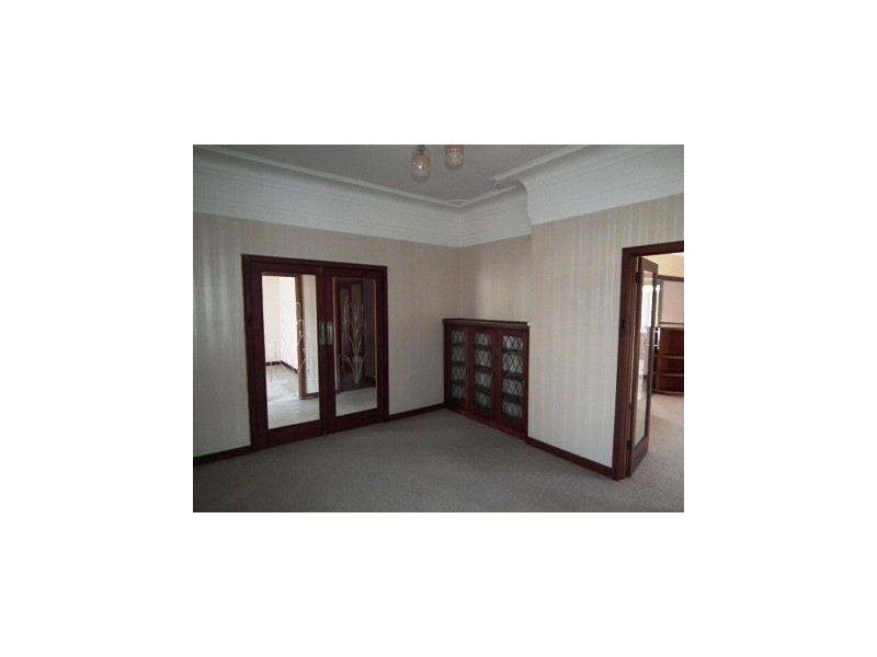 68 Mitchell Street, Parkes NSW 2870