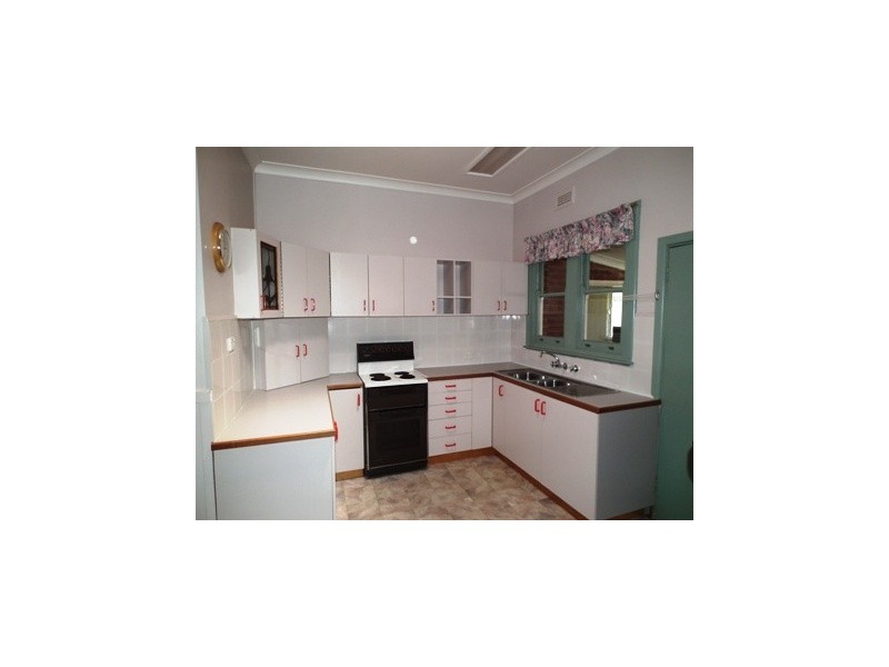 68 Mitchell Street, Parkes NSW 2870