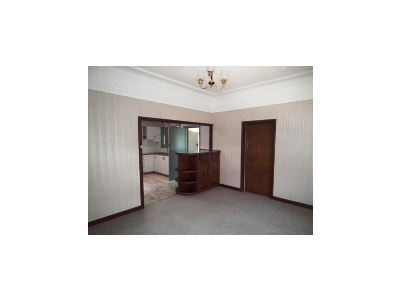 68 Mitchell Street, Parkes NSW 2870