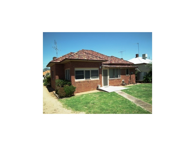 68 Mitchell Street, Parkes NSW 2870