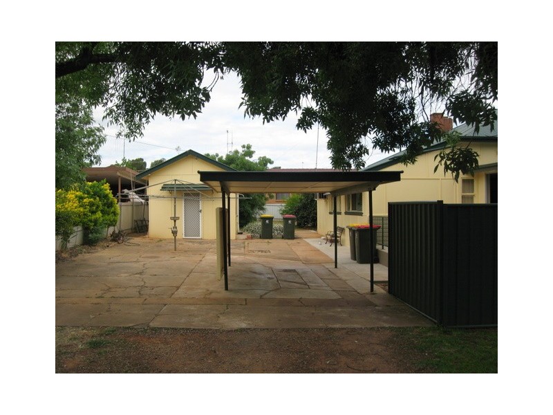 9 Clarinda Street, Parkes NSW 2870