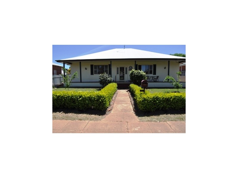 42 Church Street, Parkes NSW 2870