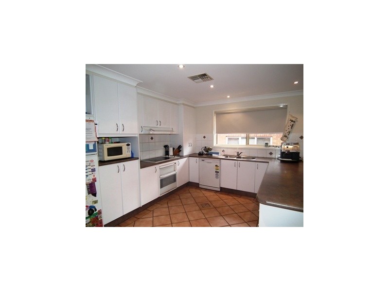 6 Caledonia Street, Parkes NSW 2870