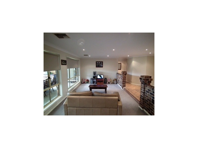 6 Caledonia Street, Parkes NSW 2870