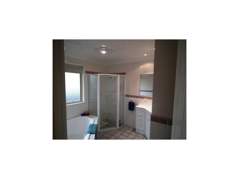 6 Caledonia Street, Parkes NSW 2870