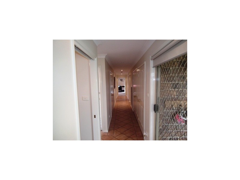 6 Caledonia Street, Parkes NSW 2870