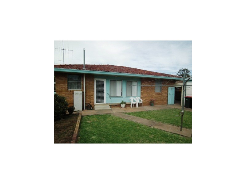 10 Captain Wilson Ave, Parkes NSW 2870