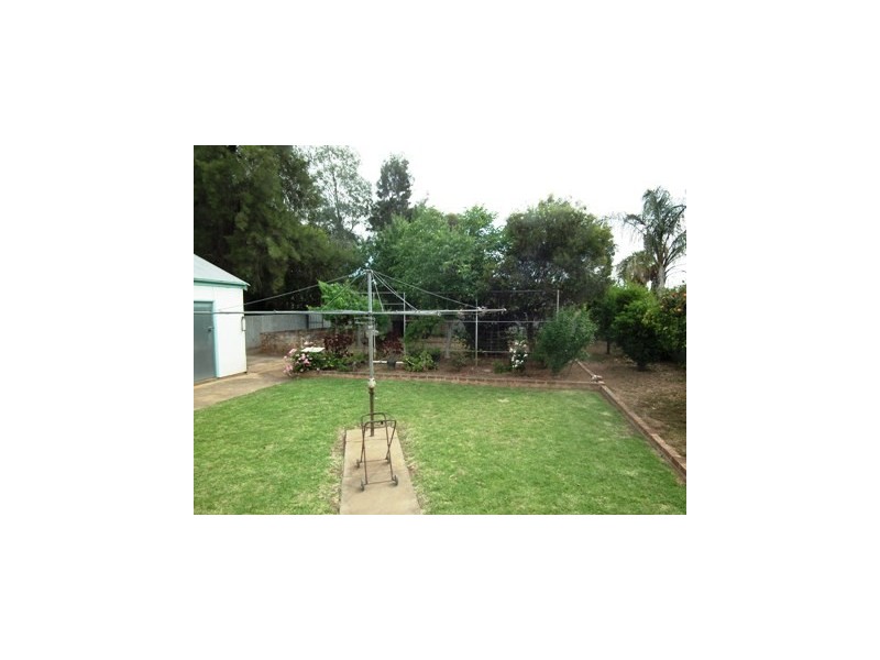 10 Captain Wilson Ave, Parkes NSW 2870